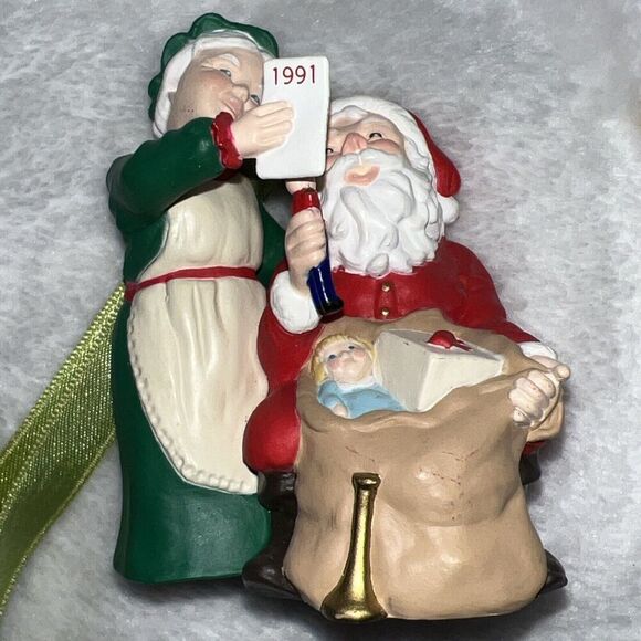 Checking His List 1991 Mr & Mrs Claus Santa Hallmark Keepsake Ornament Our T3219 - Picture 3 of 7